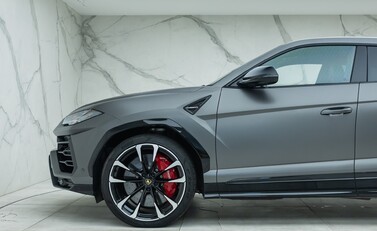 Lamborghini Urus 31