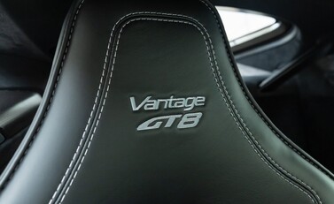 Aston Martin Vantage GT8 17