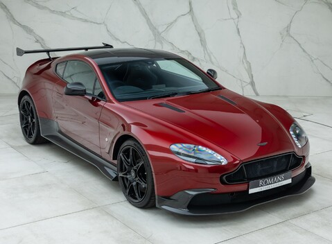 Aston Martin Vantage GT8 12