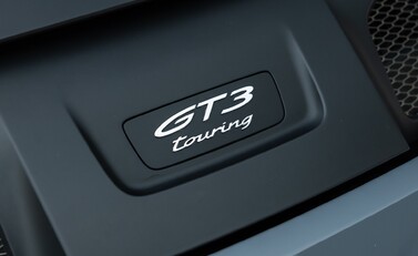 Porsche 911 GT3 TOURING (992) 34