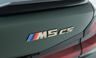 BMW M5 CS 45