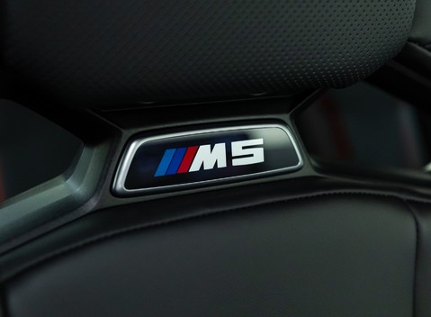 BMW M5 CS 13