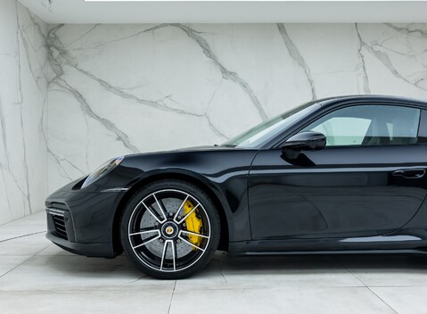 Porsche 911 Turbo S (992) 29