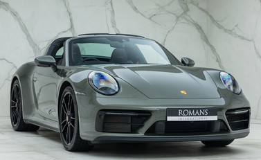 Porsche 911 Targa 4 GTS (992) 8