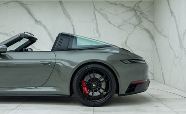 Porsche 911 Targa 4 GTS (992) 36