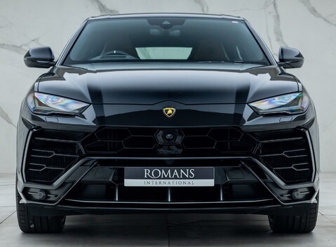 Lamborghini Urus 4