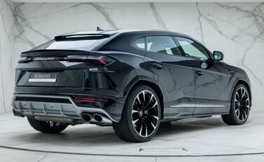 Lamborghini Urus 3