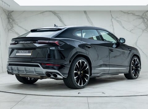 Lamborghini Urus 3