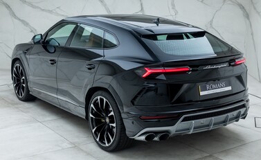 Lamborghini Urus 9