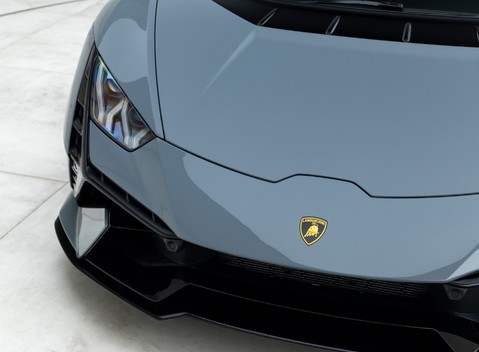 Lamborghini Huracan Tecnica 23