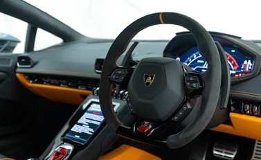 Lamborghini Huracan Tecnica 10