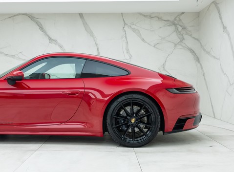 Porsche 911 Carrera 4 (992) 36