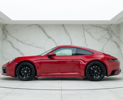 Porsche 911 Carrera 4 (992) 