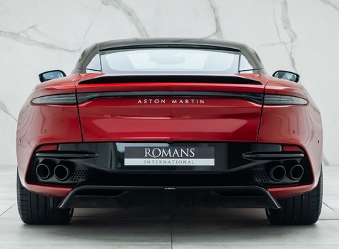 Aston Martin DBS Superleggera 8