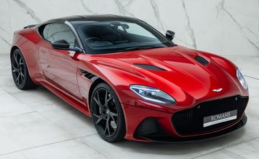 Aston Martin DBS Superleggera 11