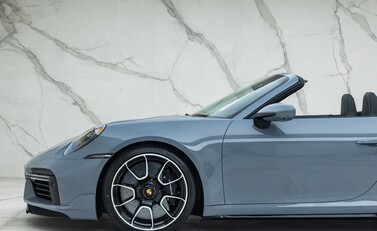 Porsche 911 Turbo S CABRIOLET (992) 34