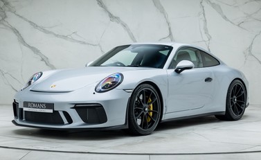 Porsche 911 GT3 TOURING (991.2) 1