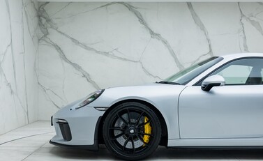 Porsche 911 GT3 TOURING (991.2) 34