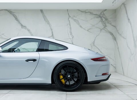 Porsche 911 GT3 TOURING (991.2) 35