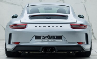 Porsche 911 GT3 TOURING (991.2) 5