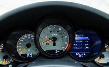 Porsche 911 GT3 TOURING (991.2) 17