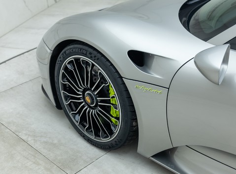 Porsche 918 Spyder 33