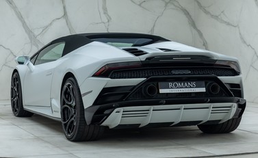 Lamborghini Huracan LP 640-4 EVO SPYDER 12