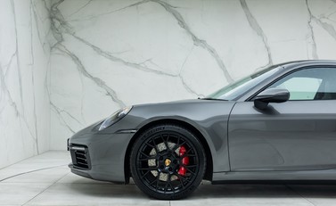 Porsche 911 Carrera 4S 30