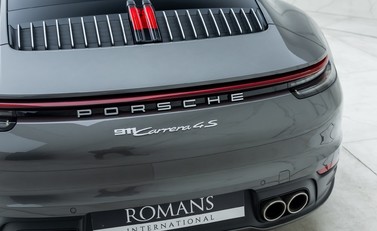 Porsche 911 Carrera 4S 27