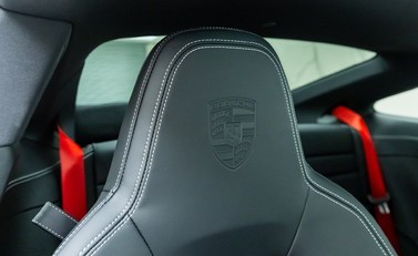 Porsche 911 Carrera 4S 13