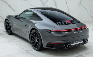 Porsche 911 Carrera 4S 9