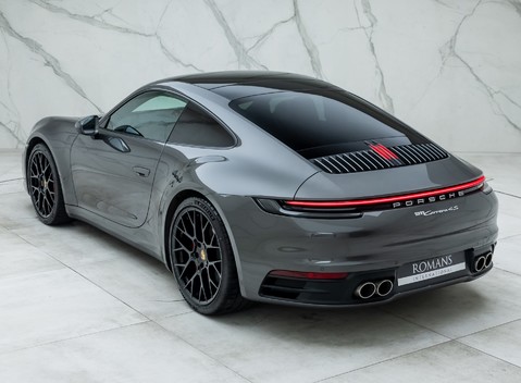 Porsche 911 Carrera 4S 9