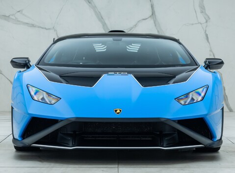 Lamborghini Huracan STO 4