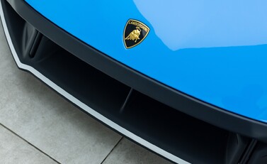 Lamborghini Huracan STO 27