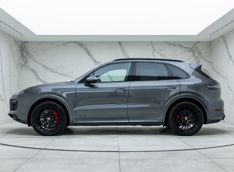 Porsche Cayenne GTS 2