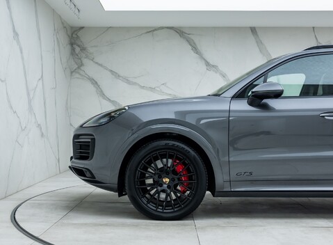 Porsche Cayenne GTS 36