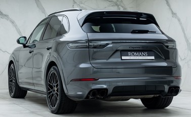 Porsche Cayenne GTS 7