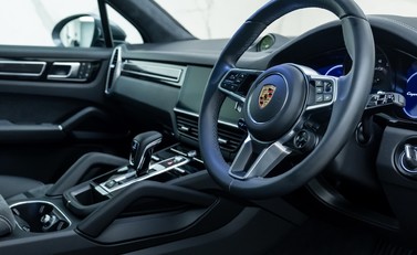 Porsche Cayenne GTS 10