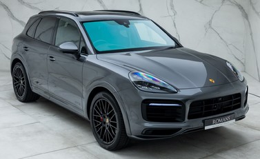 Porsche Cayenne GTS 8