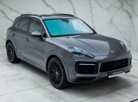 Porsche Cayenne GTS 8