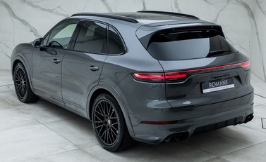 Porsche Cayenne GTS 9