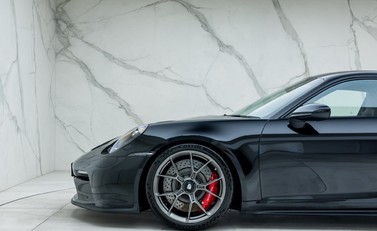Porsche 911 GT3 TOURING (992) 35