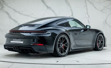 Porsche 911 GT3 TOURING (992) 3