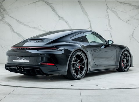 Porsche 911 GT3 TOURING (992) 3