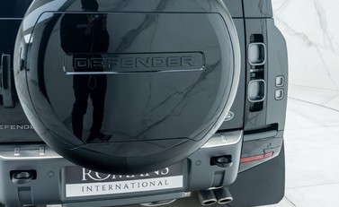 Land Rover Defender 90 V8 CARPATHIAN EDITION 31