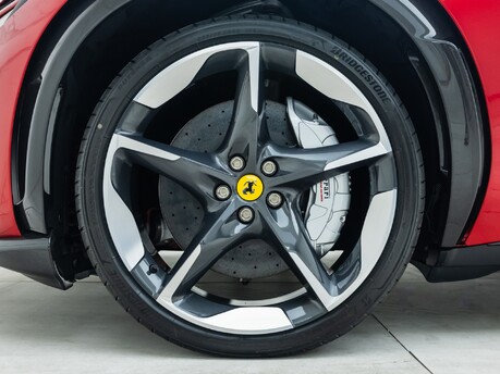Ferrari Purosangue V12