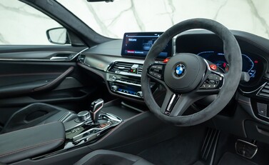 BMW M5 CS 9