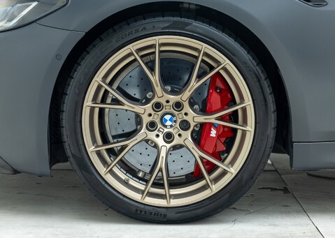 BMW M5 CS 