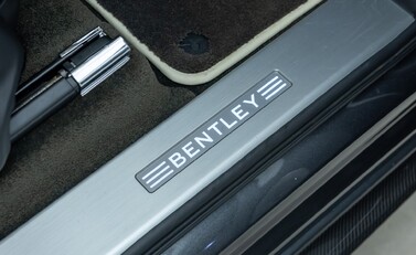 Bentley Bentayga V8 First Edition 29