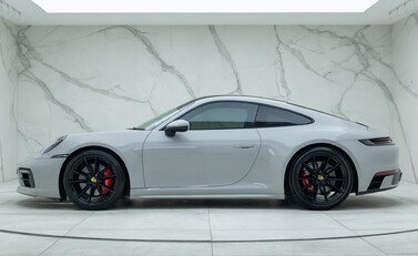 Porsche 911 Carrera 4S (992) 2